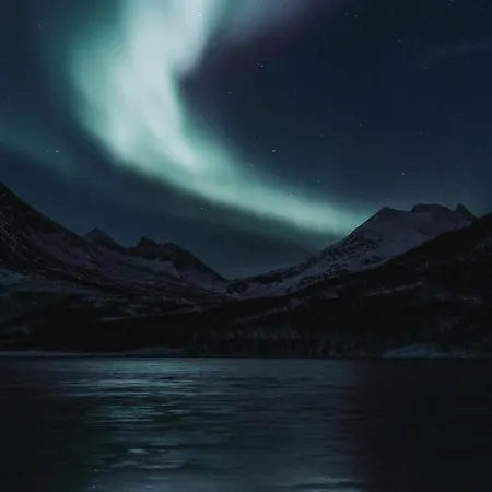 Eira Fjord With Firepit, Snowmobile And Free Snowshoes Daire