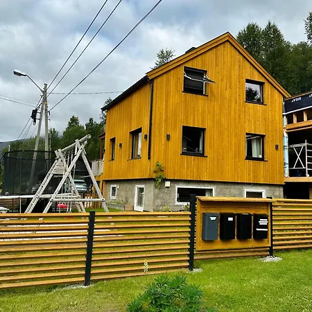 Cozy Fjord Retreat With Firepit And Activities Lägenhet *