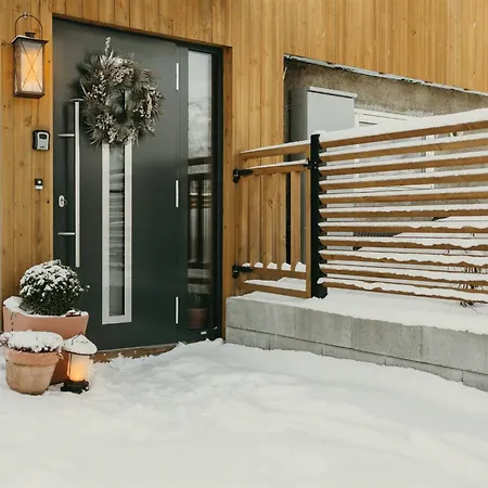 Cozy Fjord Retreat With Firepit And Activities *