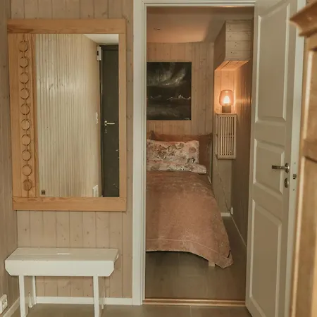 Eira Fjord With Firepit, Snowmobile And Free Snowshoes *